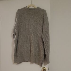 H&M Gray Ribbed Sweater